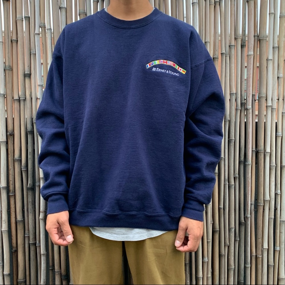 Ernst & young crew neck sweater sz XL